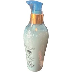 Below Zero Arctic Cooling Aromatic Milk Cleanser - Blue